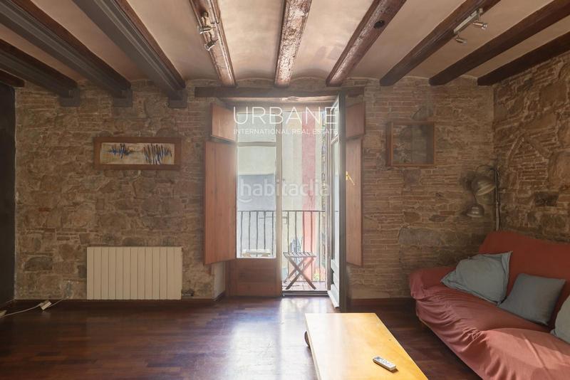Foto e52888d0-860d-4f01-9e37-e1ce63b9b794. Alquiler ático piso amueblado de 2 habitaciones en alquiler temporal en el barrio gótico en Barcelona