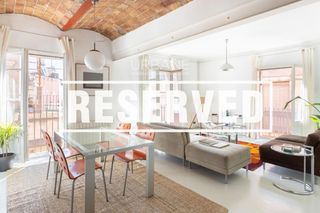 Attique  Vidre. Espectacular atico esquinero con terraza privada en el barrio gò