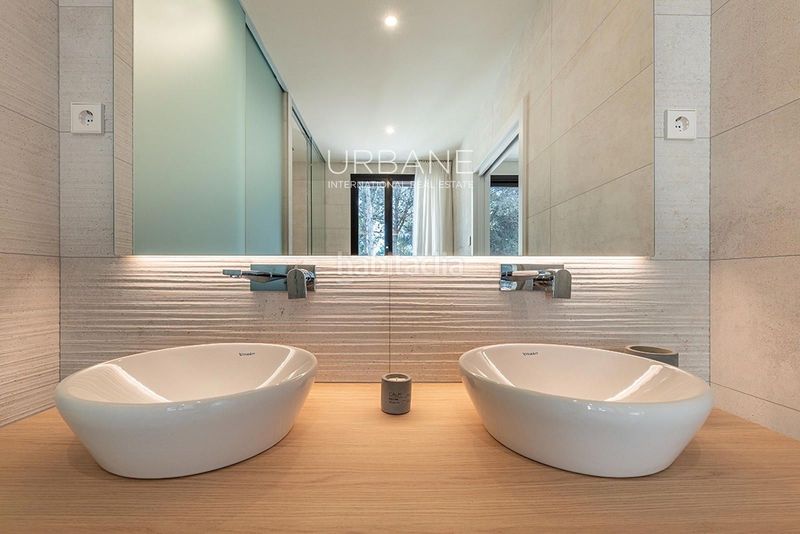 Foto 09361b1b-1f95-4ffa-aeaa-49fa35e1b5e4. Casa adossada amb aparcament piscina a La Pineda Vila-seca