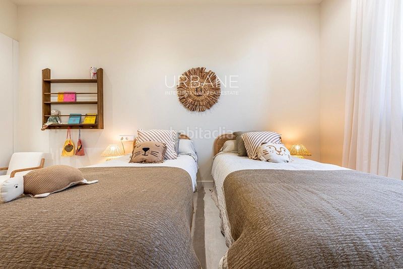 Foto 36573fbf-ad33-4fad-aa80-7d4fd0e608c3. Casa adossada amb aparcament piscina a La Pineda Vila-seca