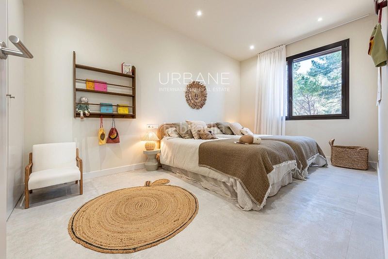 Foto a48c2875-c12f-450a-8e1e-cf09a82576d3. Casa adossada amb aparcament piscina a La Pineda Vila-seca