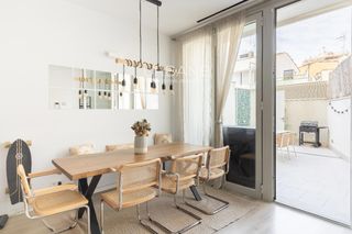 Pis  Perelló. Lujoso piso con espectacular terraza de 18,3 m y piscina en pobl