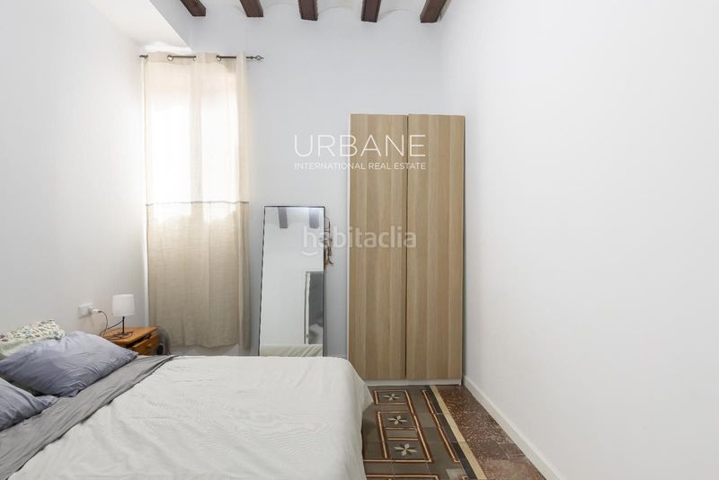 Foto 51418106-6aaa-49e4-be5c-e7c06d550ae0. Lloguer àtic amb calefacció a Gòtic Barcelona