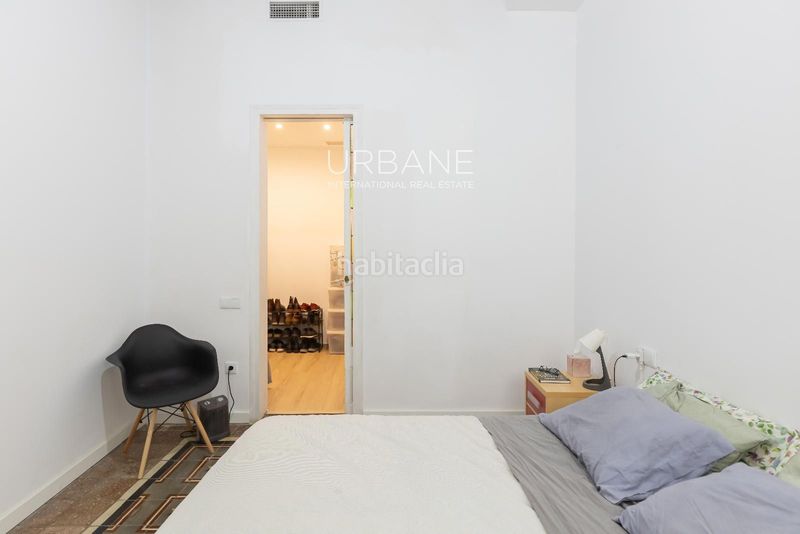 Foto a053cc30-bf9a-44f4-aa0f-ff43542c220f. Lloguer àtic amb calefacció a Gòtic Barcelona