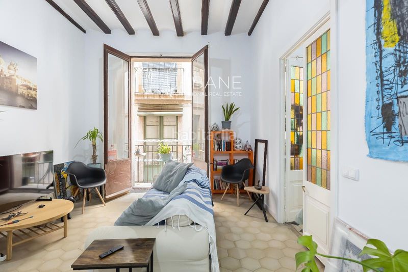 Foto afbe5b72-d3c2-4c7a-b530-6e574190f583. Lloguer àtic amb calefacció a Gòtic Barcelona