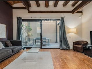 Lloguer Àtic  De les cabres. Amplio apartamento amueblado con terraza privada  1 hab.  1 baño
