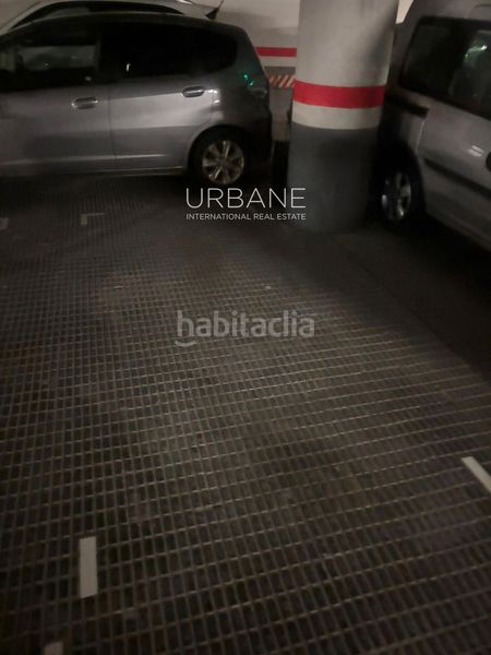 Foto b77a74fd-7807-4bcc-ae61-6765ce21ee58. Aparcament cotxe a Sant Antoni Barcelona