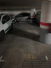 Aparcament cotxe a viladomat