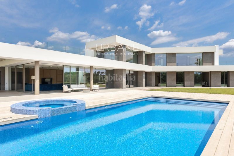 Foto 062ec73d-8e19-41c3-9953-518da7ce8ab8. Xalet amb aparcament piscina a Caldes de Malavella