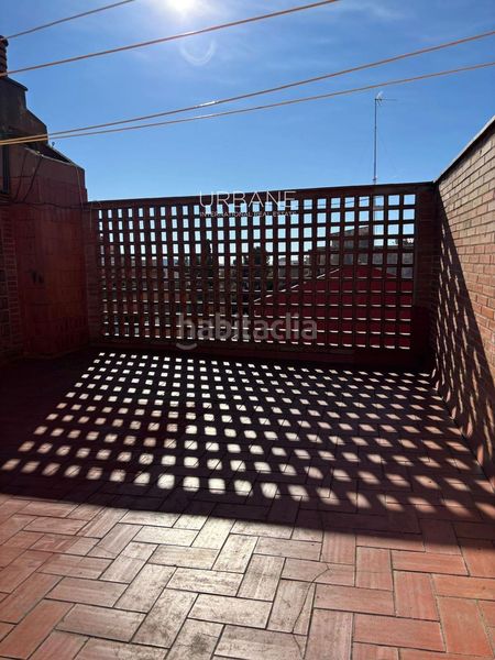 Foto 40b9d937-1d7b-4dea-bd8e-9ba4fc44a5c4. Pis amb piscina a Guinardó Barcelona