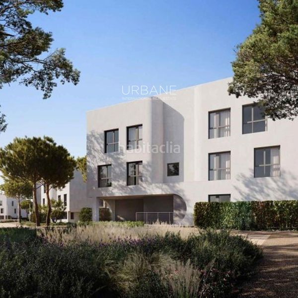 Foto 17ded0d0-b1b7-4f9a-bcd9-7cc704105edf. Pis amb piscina a pla de maset - cap de Salou Salou