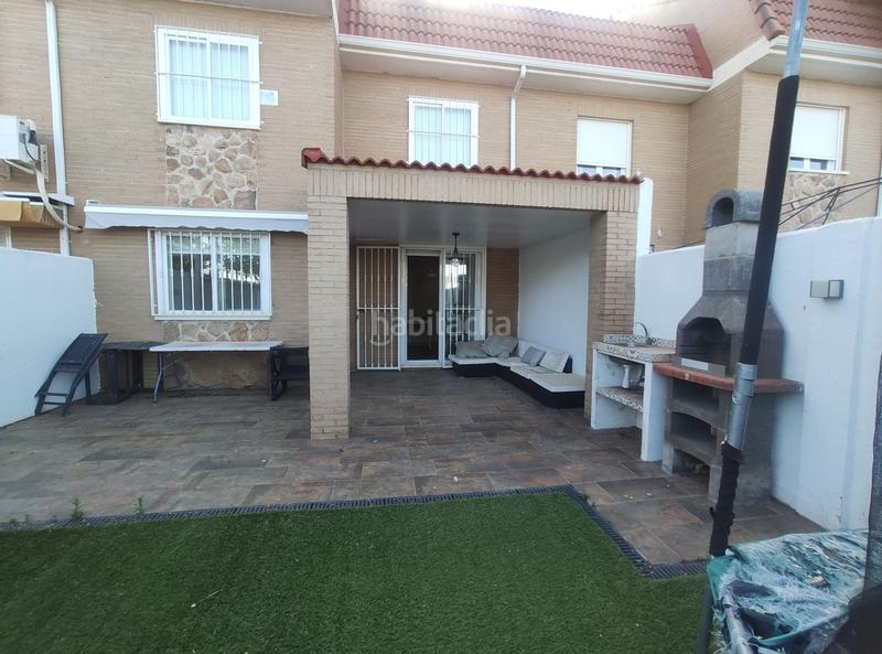 Foto 336782ca-d84d-48aa-9a1f-a8da7c356d74. Haus mit heizung pool in Ugena