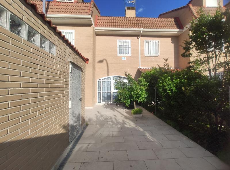 Foto a8389c82-7411-4dd2-9b25-20a258f9fb0c. Haus mit heizung pool in Ugena