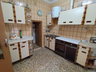 Casa a Cedillo del Condado. Casa de pueblo con posibilidades de hacer viviendas unifamiliare