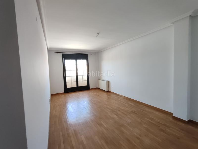 Foto 7d646c2f-2054-421a-b1ea-97d6dad53865. Dúplex amb calefacció a Yuncos