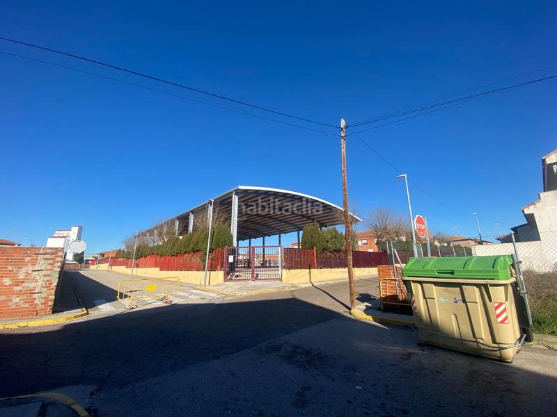 Foto 660def90-785f-499c-87d4-ddeab2db7302. Terreno residencial parcela de esquina !!!! en Yuncos