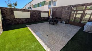 Maison jumelée à Parque Manuel de Vega-Carretera de Ugena. Mas que hipotecas vende en exclusiva precioso chalet en illescas