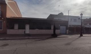 Mas à Yeles. Casa de pueblo a reformar en planta unica  y con corral en yeles