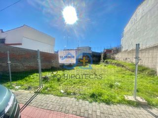 Wohngrundstück in Cuevas-Ilustración. Mas que hipotecas vende terreno urbano en ciempozuelos madrid de
