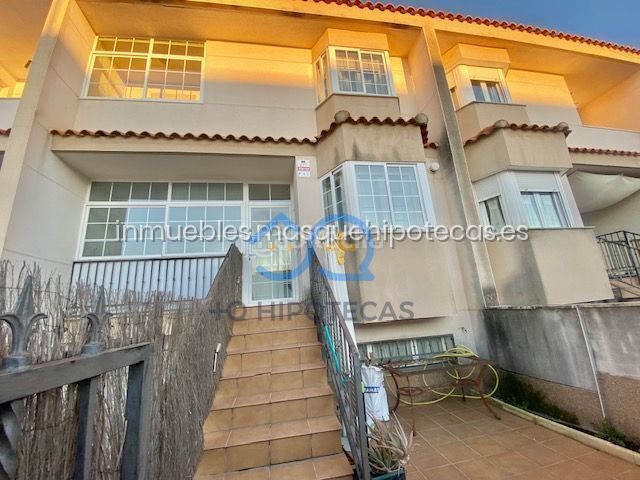 Foto 17d732ed-dd0e-44ff-a749-47949049d55c. Casa adossada amb calefacció aparcament a Añover de Tajo