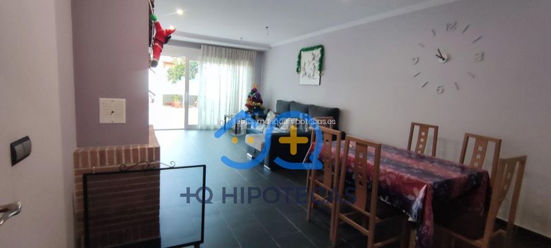 Foto db2b09d3-a1f1-4b3a-ac3e-e42726206996. Casa adossada amb calefacció aparcament a Tiemblo (El)