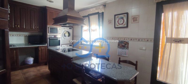 Foto 110baedb-6aaf-496b-a49a-92e84b385daa. Xalet amb aparcament a Cobeja