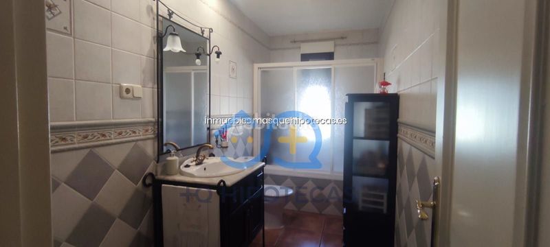 Foto 7089b307-8007-42bd-8038-88d93cbd919f. Xalet amb aparcament a Cobeja