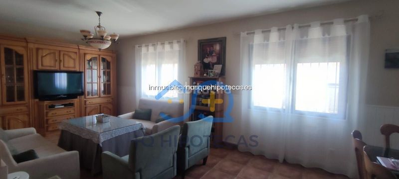 Foto 8b383207-0461-4415-8b6a-fe35fb2a013c. Xalet amb aparcament a Cobeja