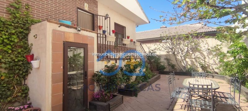 Foto aab81926-324c-4b22-881b-396851efecfd. Xalet amb aparcament a Cobeja