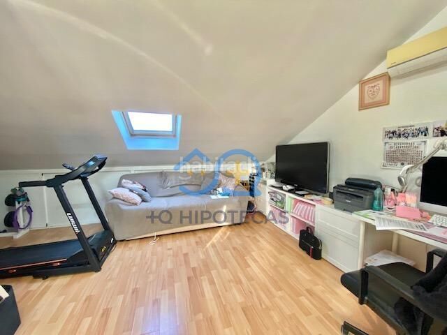 Foto 215906a9-3d3c-40d1-8b5c-337244ed0155. Casa adosada mas que hipotecas vende en exclusiva chalet con piscina madrid en Parla