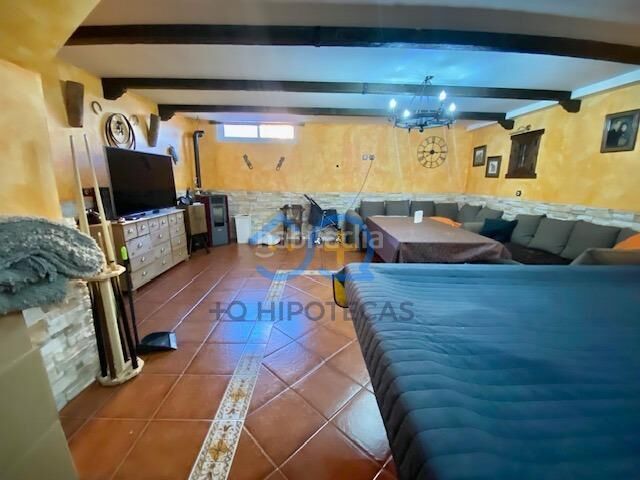 Foto 24702fd9-7bc7-42eb-9bba-7c7718732b65. Casa adosada mas que hipotecas vende en exclusiva chalet con piscina madrid en Parla