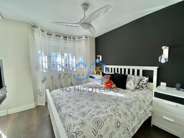 Foto 411baa0b-0279-48af-90aa-c45aaa5df0a6. Casa adosada mas que hipotecas vende en exclusiva chalet con piscina madrid en Parla