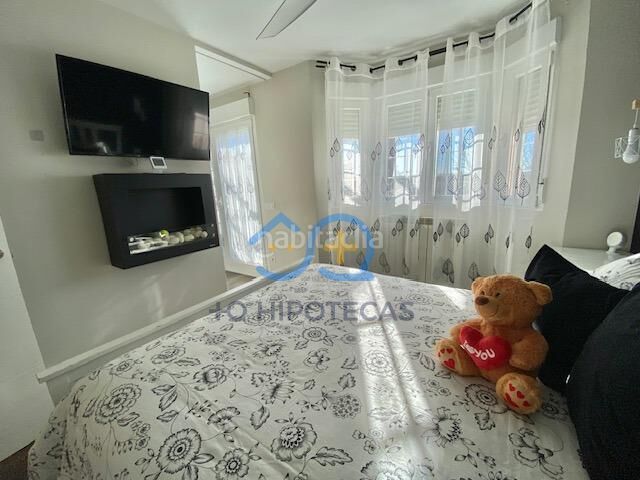 Foto 84b82bb9-9ab6-4cc9-9249-781d18ca2950. Casa adosada mas que hipotecas vende en exclusiva chalet con piscina madrid en Parla