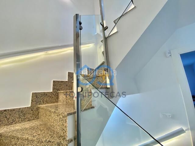 Foto a0f75b6a-1900-40fb-96b5-b63f63649580. Casa adosada mas que hipotecas vende en exclusiva chalet con piscina madrid en Parla