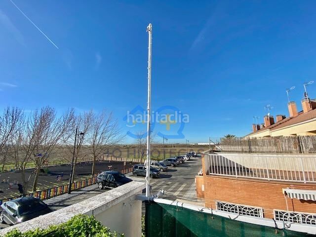 Foto aaf1420f-14c5-49dd-8ee8-5065910786a5. Casa adosada mas que hipotecas vende en exclusiva chalet con piscina madrid en Parla