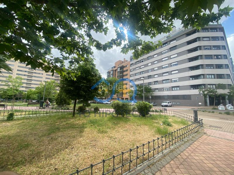 Foto b63c4719-5282-4e20-9d1e-bb19d4193f63. Pis amb calefacció aparcament piscina a Ensanche de Vallecas-La Gavia Madrid