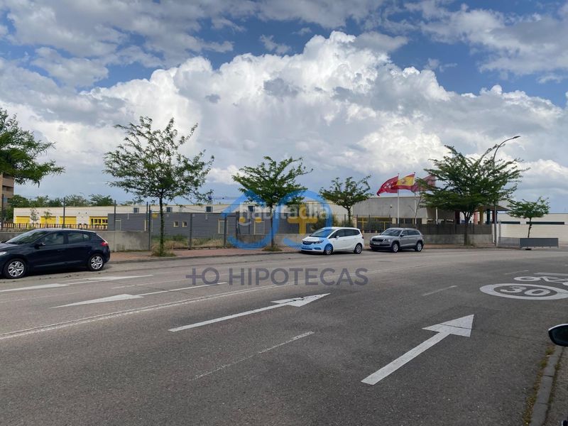 Foto e0a34264-3a93-439d-a5d8-29408f3219b0. Pis amb calefacció aparcament piscina a Ensanche de Vallecas-La Gavia Madrid