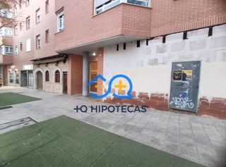Lloguer Local Comercial a Buenavista-Valparaíso-La Legua. Mas que hipotecas vende y alquila con opcion a compra local en t