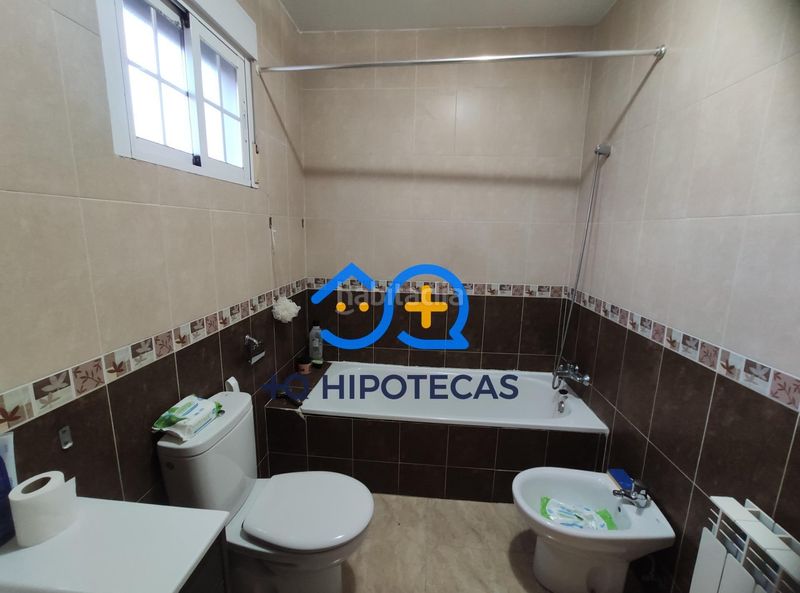 Foto 2e6be757-b7ae-49eb-a70f-1fef1e8b0e1b. Casa aparellada amb aparcament a Yeles