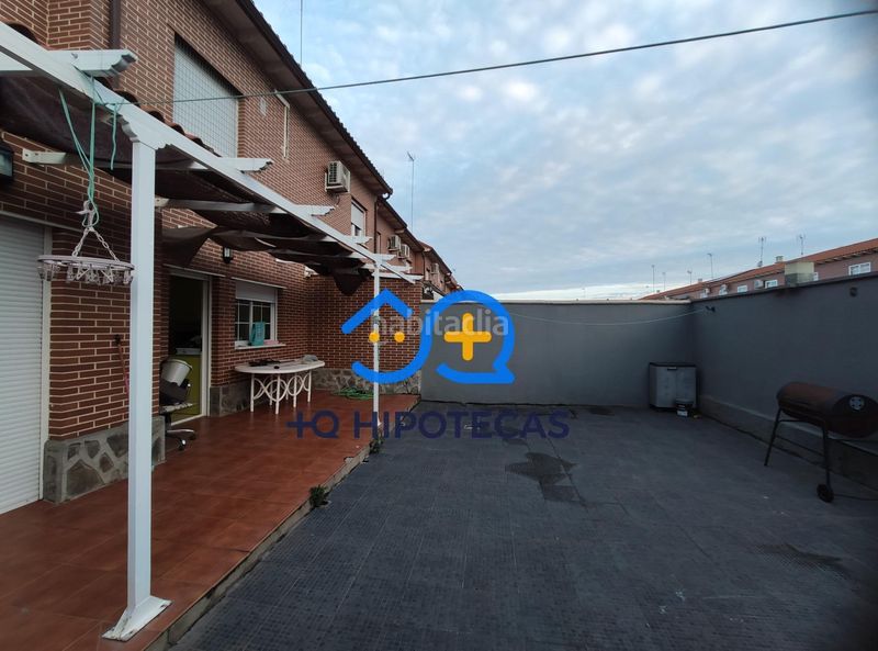 Foto 3b7ca32c-03b6-4f27-918e-6c4a8356114d. Casa aparellada amb aparcament a Yeles
