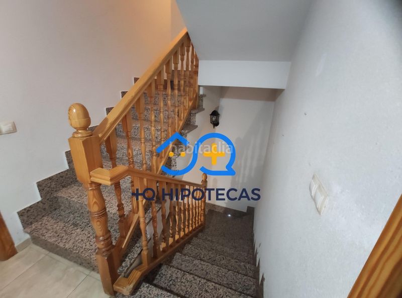 Foto 4a1afe96-354a-400d-ad30-c8242f7ade06. Casa aparellada amb aparcament a Yeles