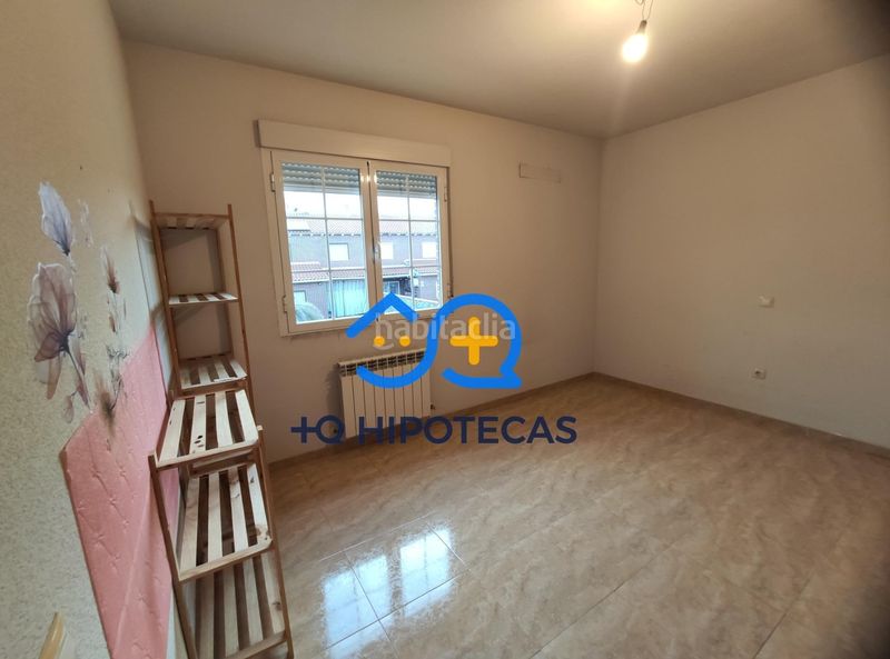 Foto 5335003c-da4b-4812-9d77-374866bcaea9. Casa aparellada amb aparcament a Yeles