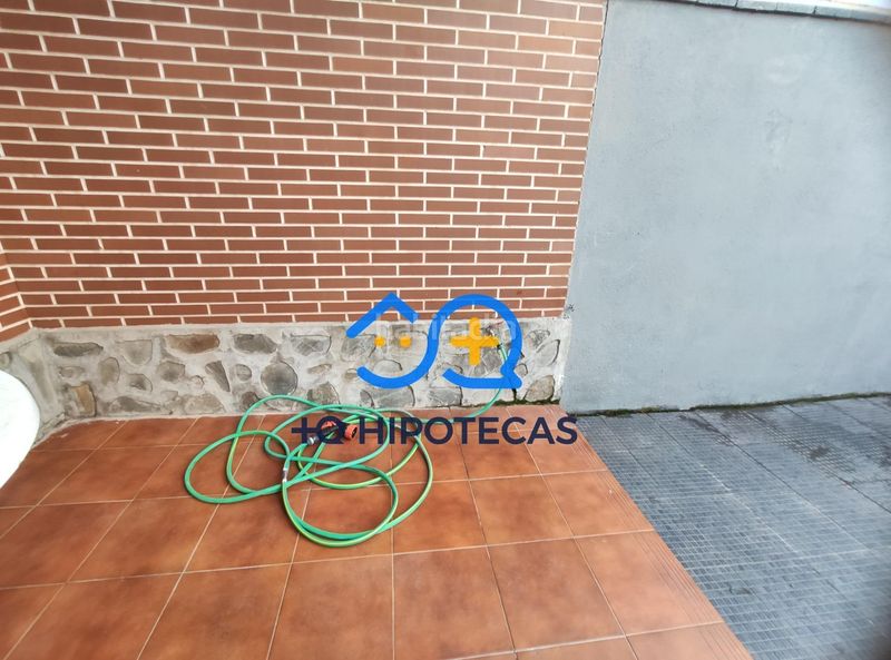 Foto 8917d223-e5c8-4167-935e-2e7073f2f9de. Casa aparellada amb aparcament a Yeles