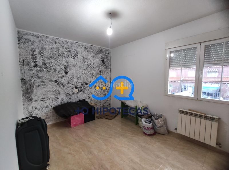 Foto 95420e78-9236-45c4-b0b4-e92d0115ddfa. Casa aparellada amb aparcament a Yeles