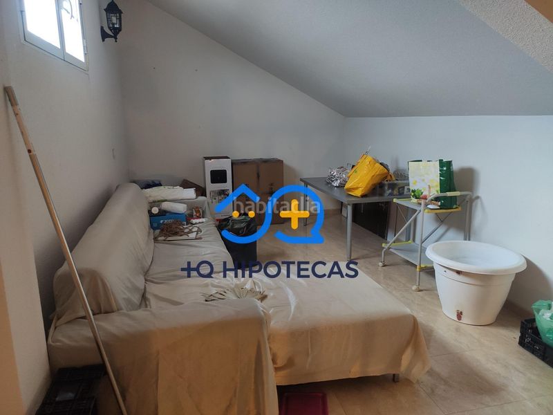 Foto 96f05025-1c61-462d-8312-168e4494a984. Casa aparellada amb aparcament a Yeles