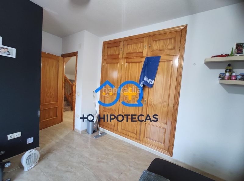 Foto a7601b49-4fb5-418f-81a8-df3e8fc4ce59. Casa aparellada amb aparcament a Yeles