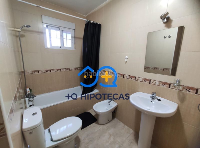 Foto a8e2e923-6450-42b4-90cf-1e8c2a13087c. Casa aparellada amb aparcament a Yeles