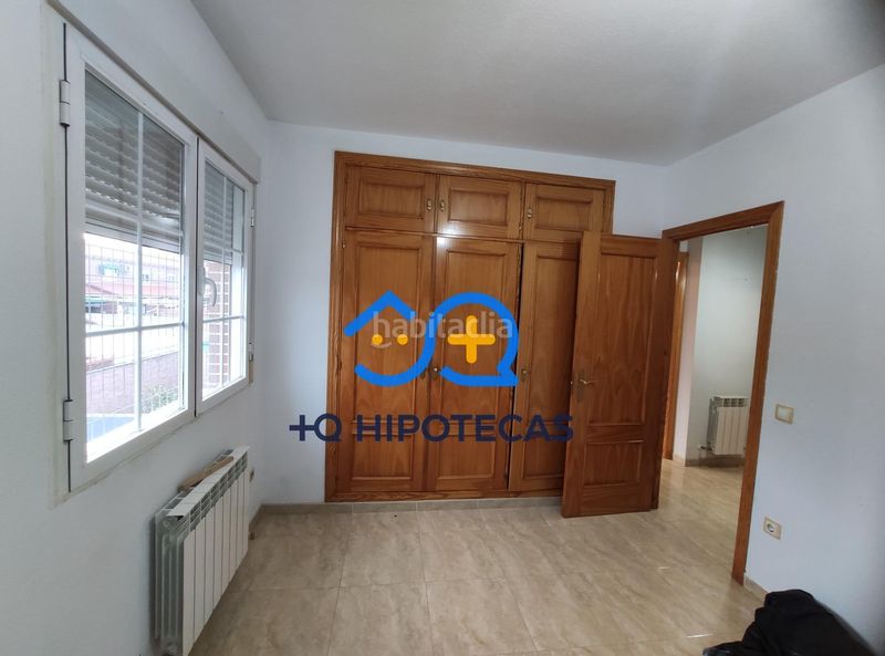 Foto ed476fa5-bf84-457a-85b4-24ce273ce7df. Casa aparellada amb aparcament a Yeles