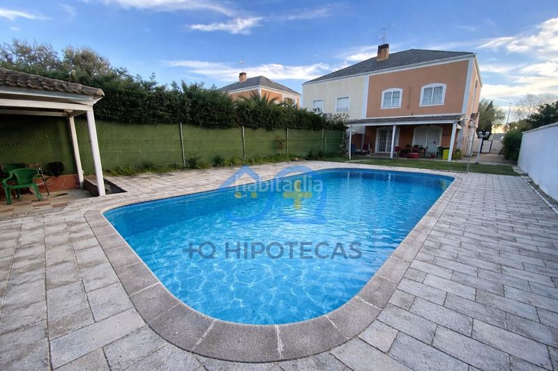 Foto baacefa9-1603-4c81-956b-2ec6ce5a136d. Casa aparellada amb calefacció aparcament a Ugena
