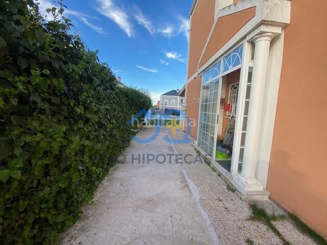 Foto dae0f837-b609-41b0-9efd-327612dd0a74. Casa aparellada amb calefacció aparcament a Ugena